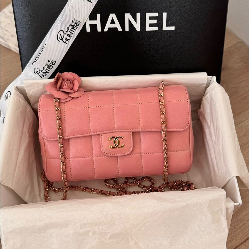 100% authentic CHANEL Chocolate Bar Camellia Chain Bag